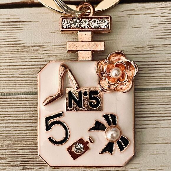 Fine Perfume bottle Gold White Bling Metallic Lobster clasp Keyholder Keychain k - Picture 8 of 12